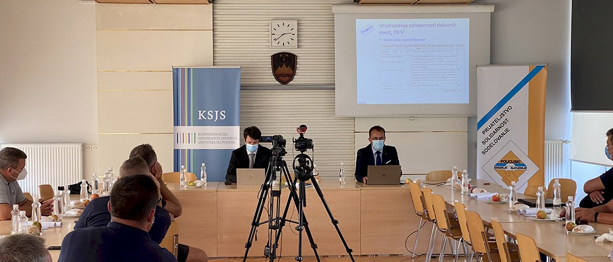 Celotni posnetek tiskovne konference in predstavitve analize