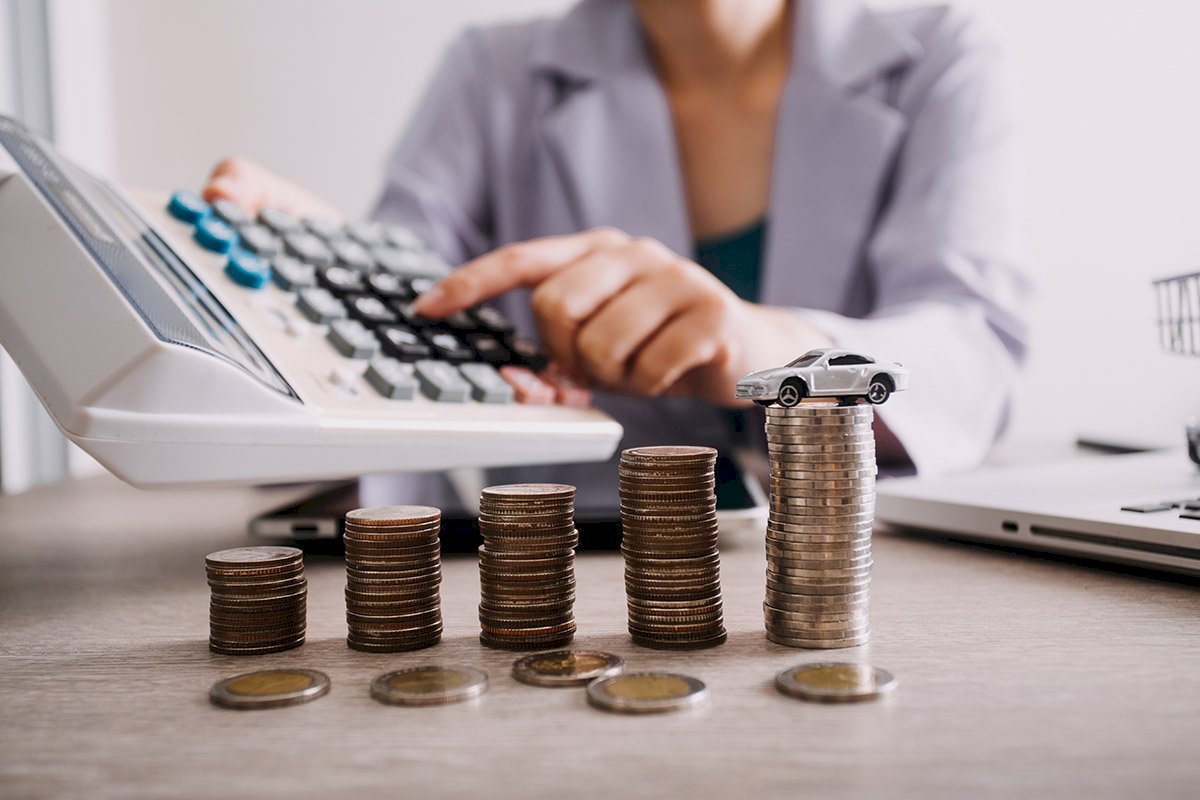 Predlog PSS za denarno nadomestilo uporabe oblačil za službene namene za kriminaliste UKP GPU - odgovor