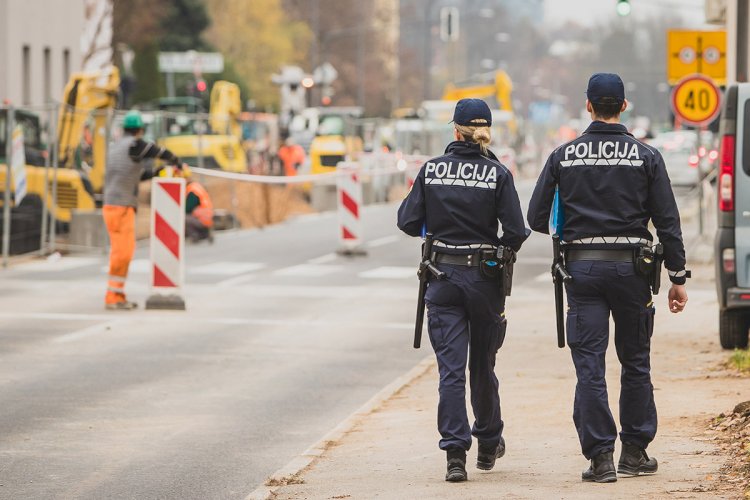 Pravila o dodeljevanju policijske uniforme - obvestilo