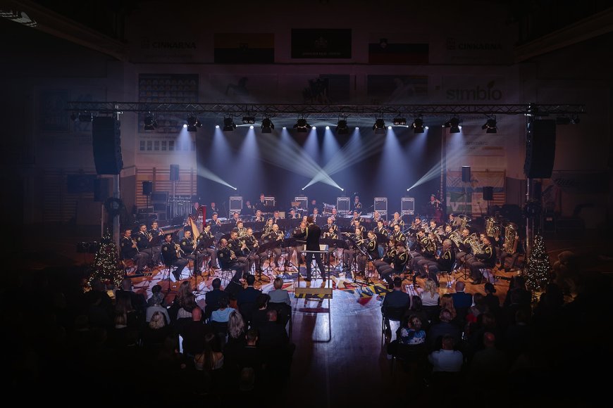 21. dobrodelni koncert Policijskega orkestra z gostjo Moniko Avsenik