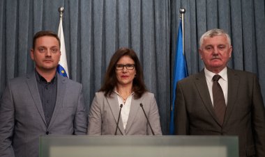 Dodaten dan dopusta za otroka do 15. leta za vse zaposlene v javni upravi – podpora PSS predlogu novele Zakona o delavcih v državnih organih